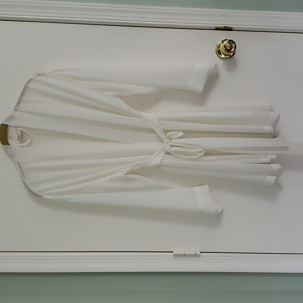 Victoria's Secret robe, kimono. White, One Size. Great condition